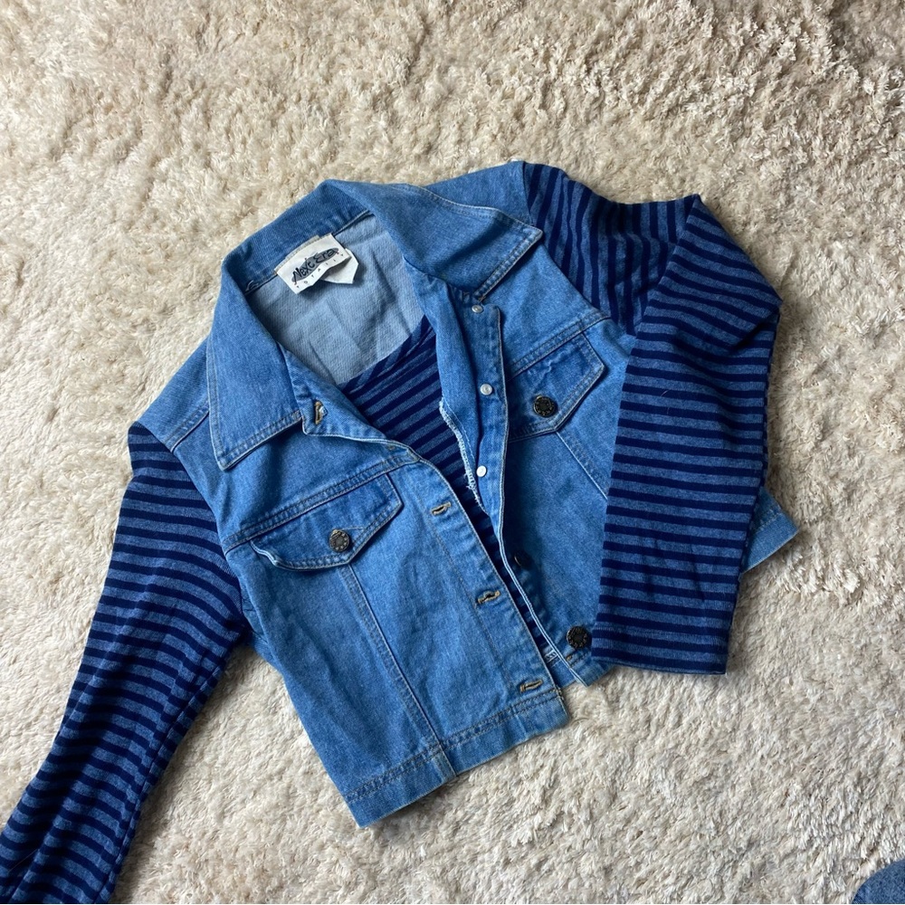 90s Vintage Cropped Denim Jacket W/ Striped Sleeves